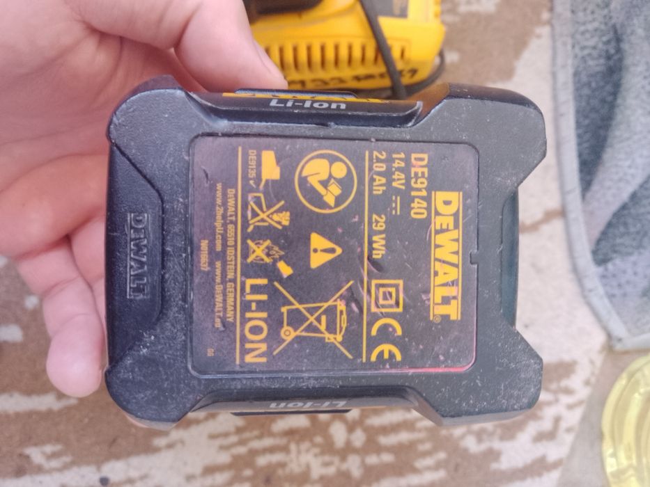 Шуруповерт деволт