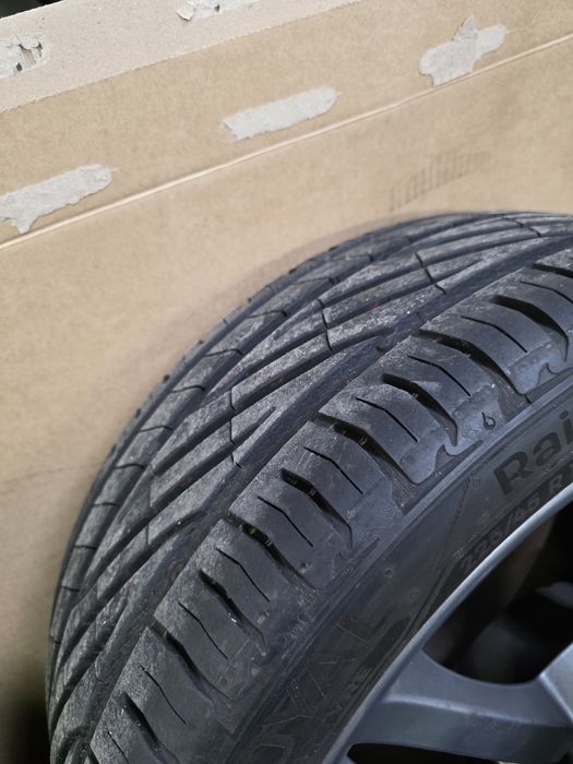 Pneus 225/45/17 Uniroyal