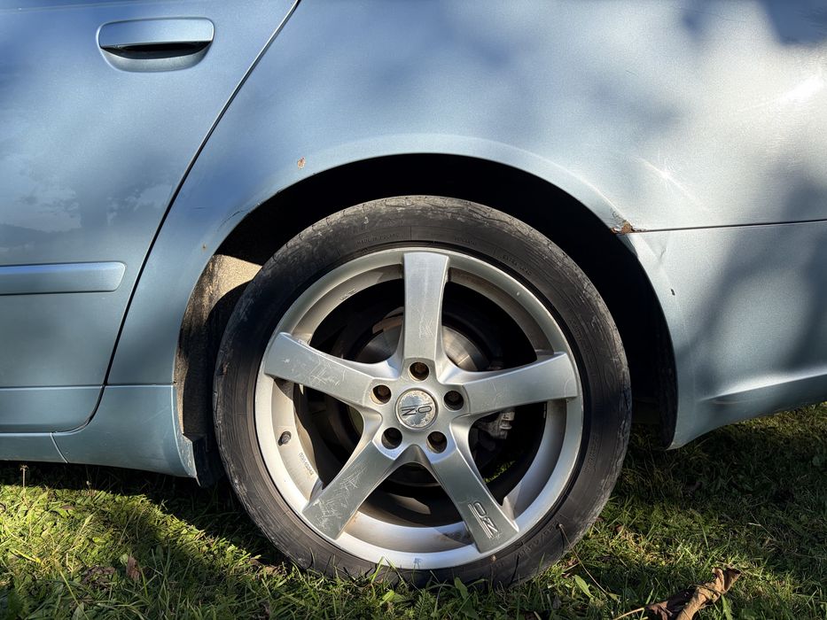 Audi A4 B7 1.9 TDI kombi błękitne
