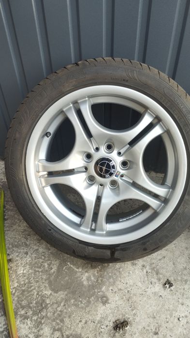 Продам на бмв 3 серії ,різноширокі,з новою резиною