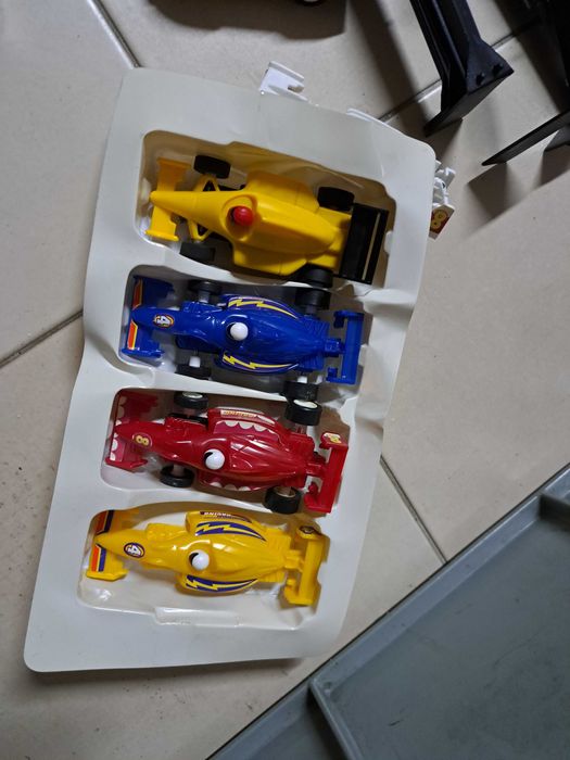 Pista carrinhos telecomandados ussda