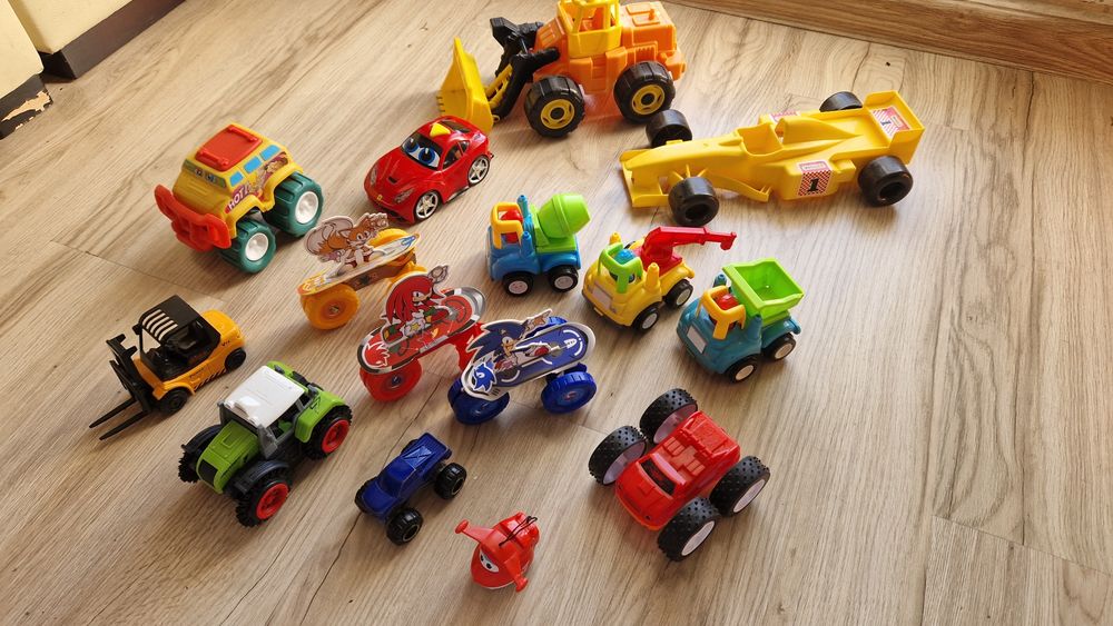 Samochody auta zestaw F1 bolid traktor koparka sonic