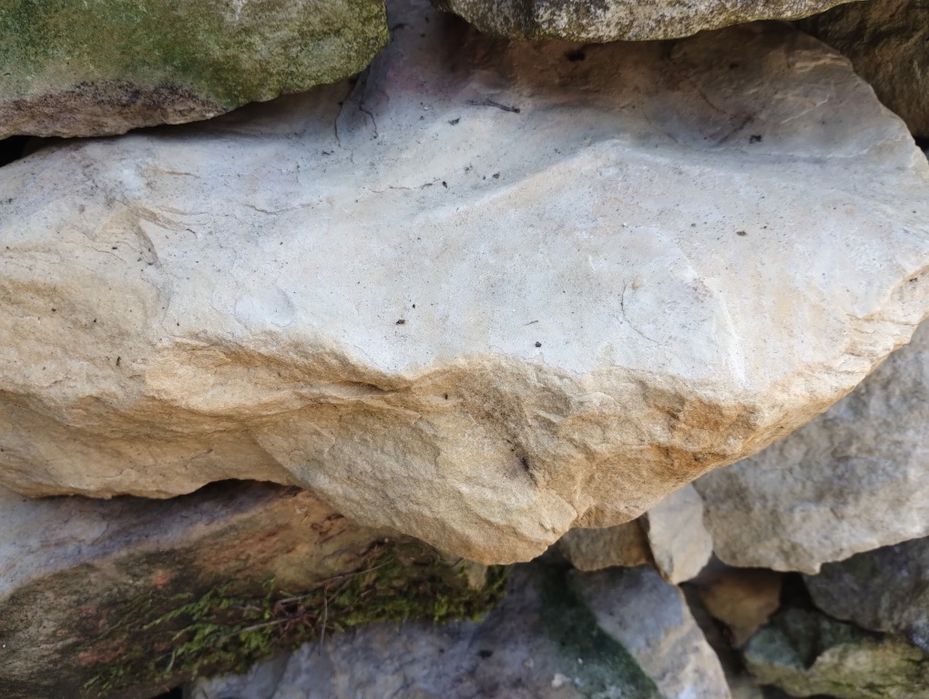 Piaskowiec bloczki ok 3 ton kamień ogrodowy