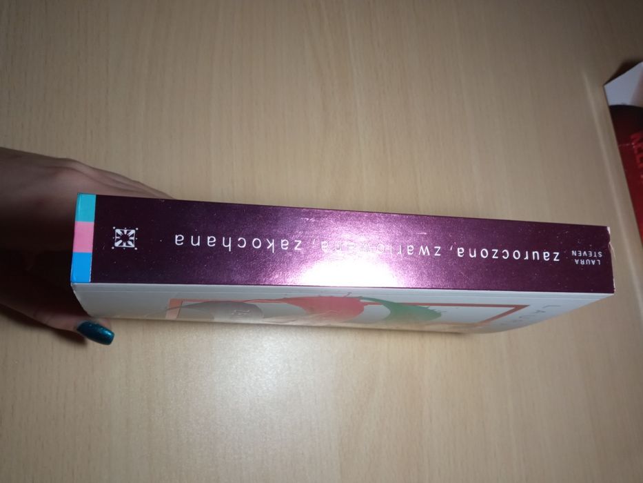 Książka "Zauroczona, zwariowana, zakochana", Laura Steven