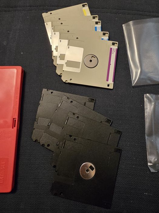 Pudełko i dyskietki retro prl