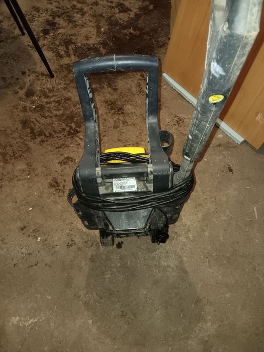 Maquina lavar pressao Karcher 640m "para peças ou tentativa de arranjo