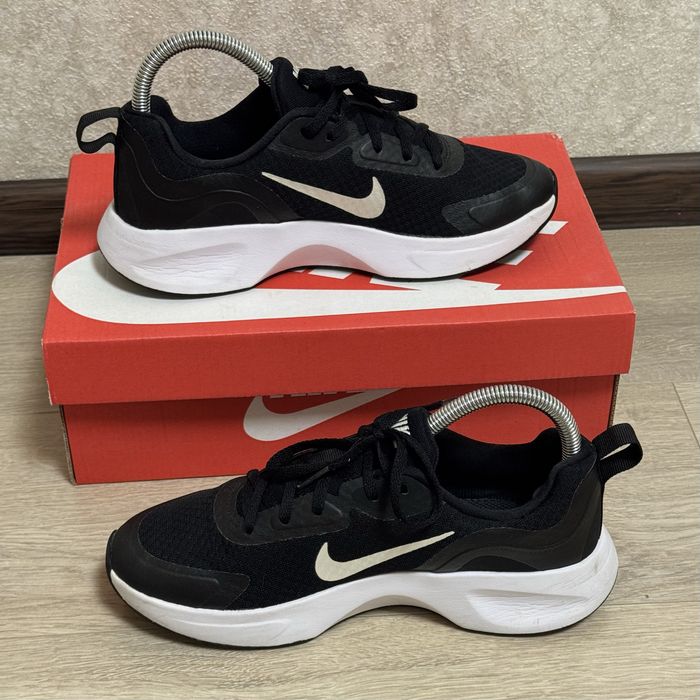 Кросівки Nike 38,5 розмір (24,5 см) як нові ОРИГІНАЛ