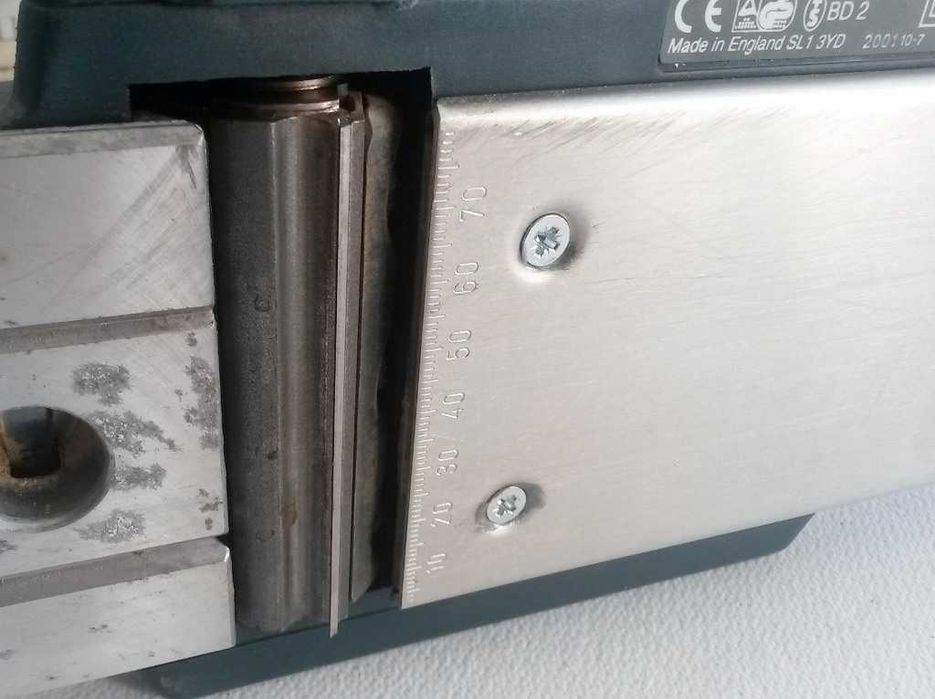 Plaina para madeira Black & Decker
