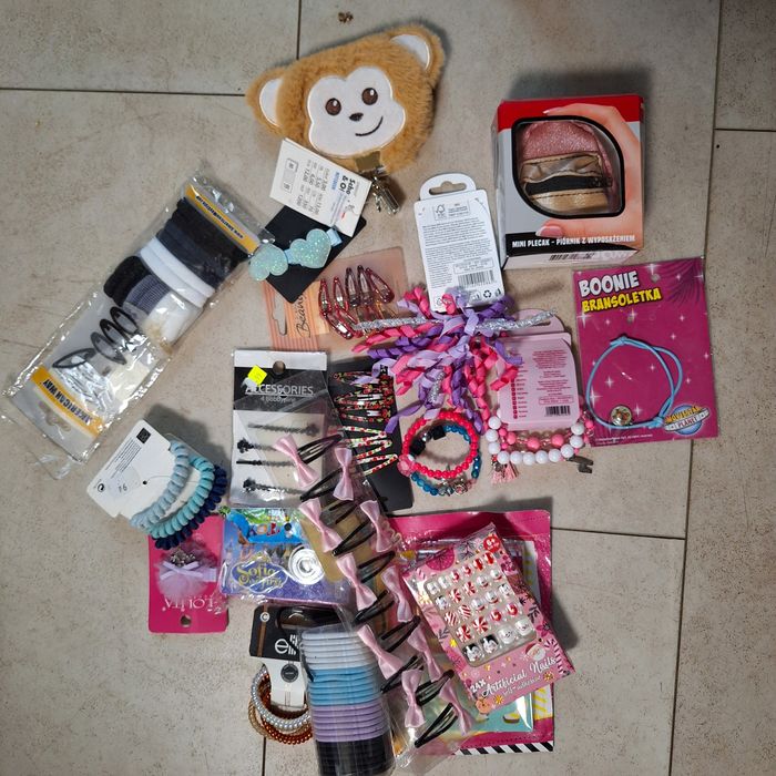 Zestaw spinki gumki branzoletki i wiele innych