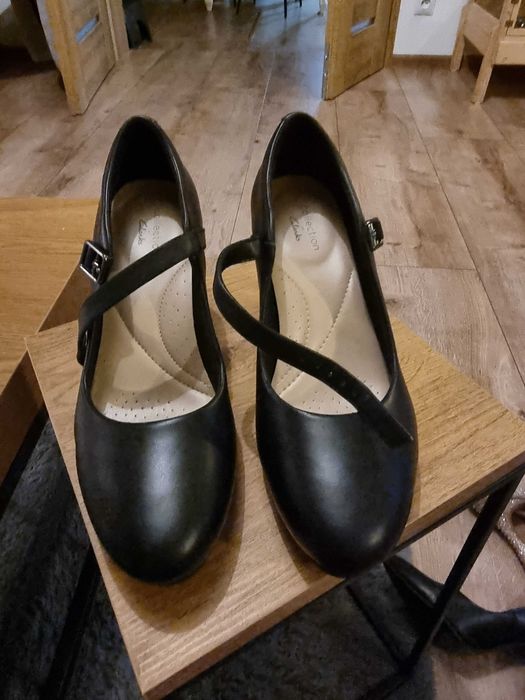Półbuty Clarks czarne bardzo wygodne 36