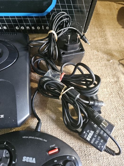Megadrive 2 com caixa