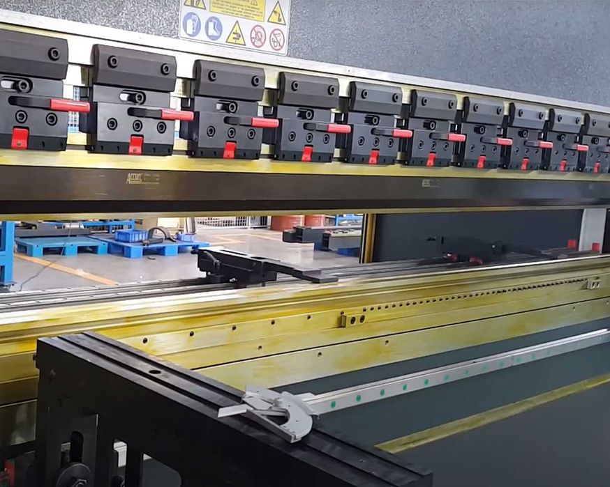 Листогиб •Прес для гнуття з ЧПУ 110 т 3,2м •Accurl 32110 Delem DA 58T