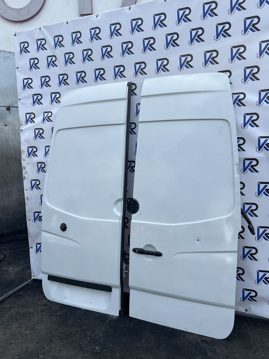 Задні двері Sprinter 906