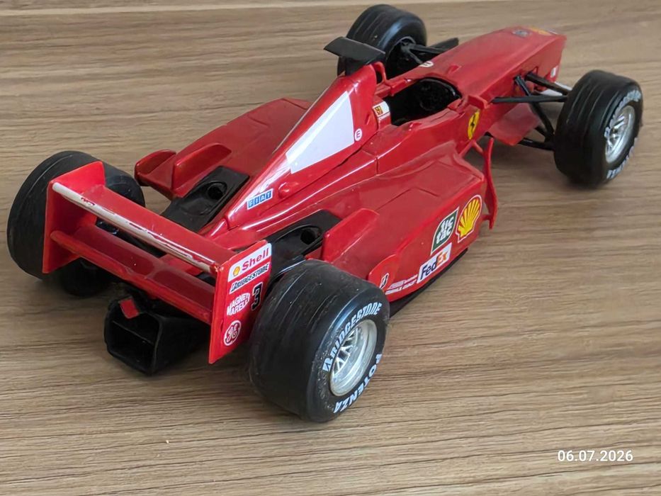Bburago 1/24 - F1 Ferrari F300