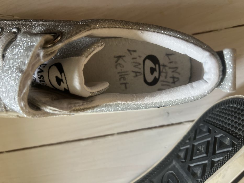 Buty dziewczęce z brokatem