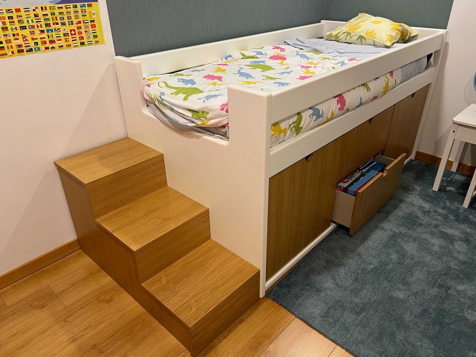 Cama de criança elevada