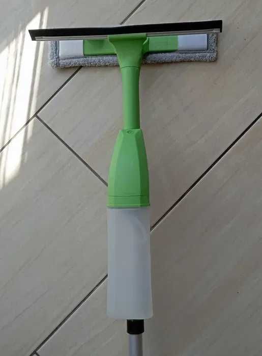 Myjka ze spryskiwaczem