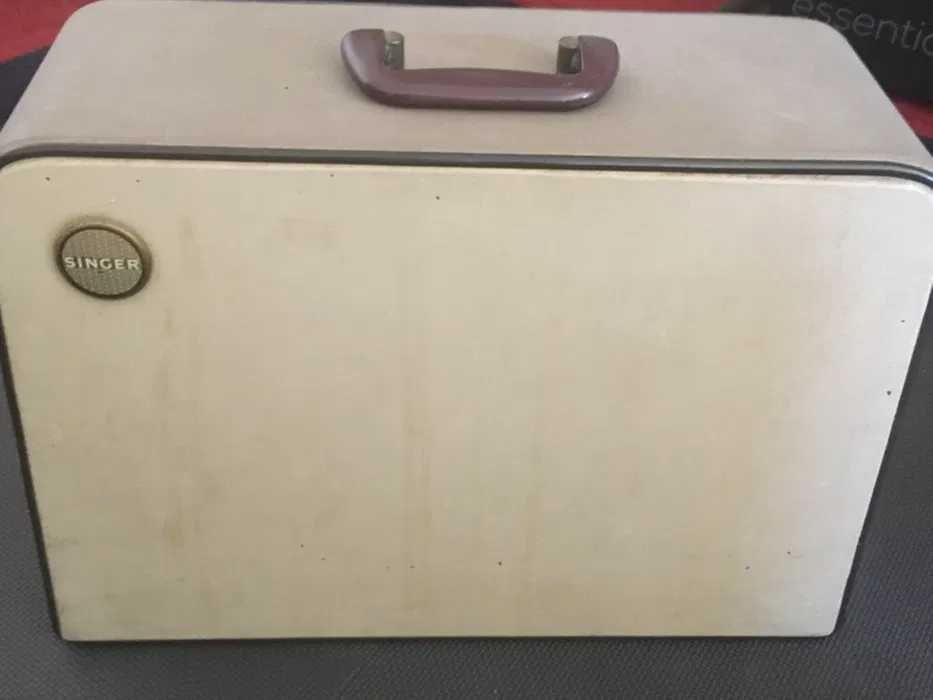 máquina de costura elétrica: Singer, anos 70