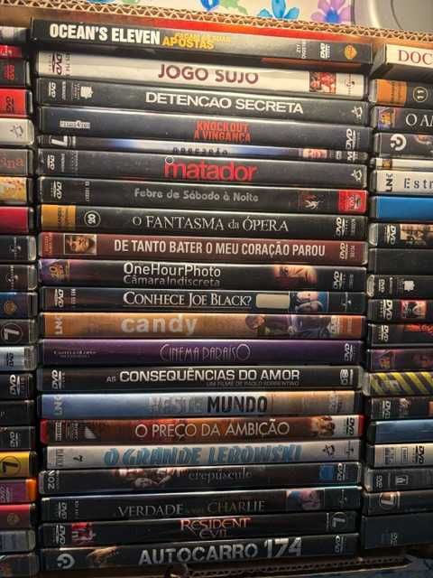 DVDs - Coleção privada de cinema de autor, independente e premiado. Ex: Mulholland Drive, Paris Texas, A Rede Social, Gran Torino, e muitos outros.