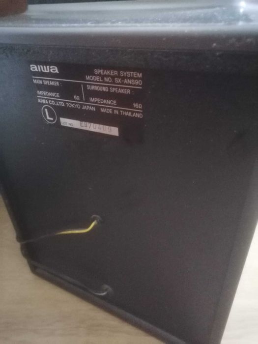 Par colunas AIWA 180º com surround