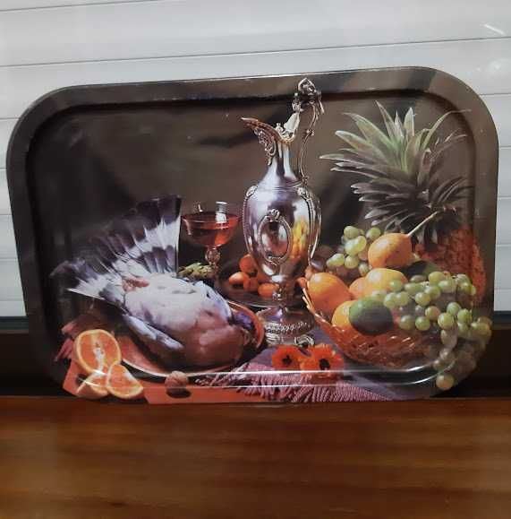 Tabuleiro com motivos de caça