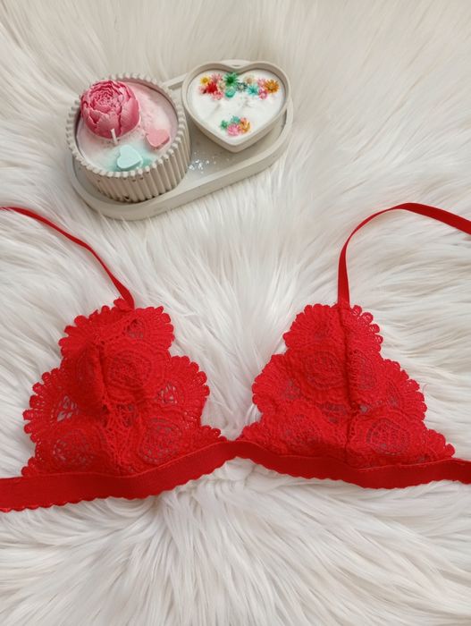 Seksowny biustonosz czerwony stanik koronka