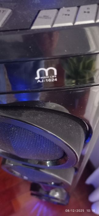 Coluna bluetooth impecável.