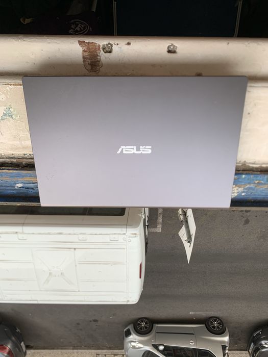 Portátil ASUS 14" (i3 11.ª Ger / 8GB / SSD) + Capa e Rato