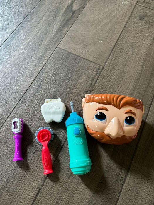 Стоматолог play doh ігровий набір містер зубастик