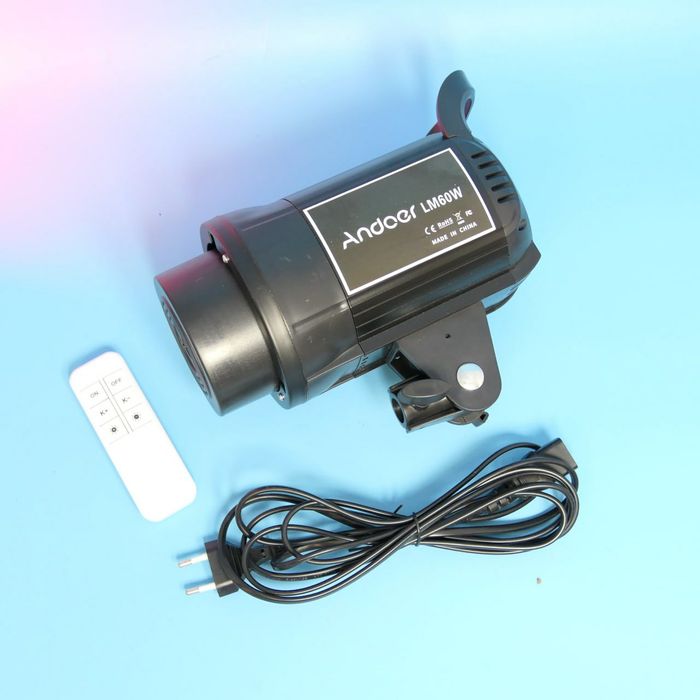 Студійне відеосвітло 5600K Andoer LM60W. Студийный видеосвет 5600K Andoer LM60W.