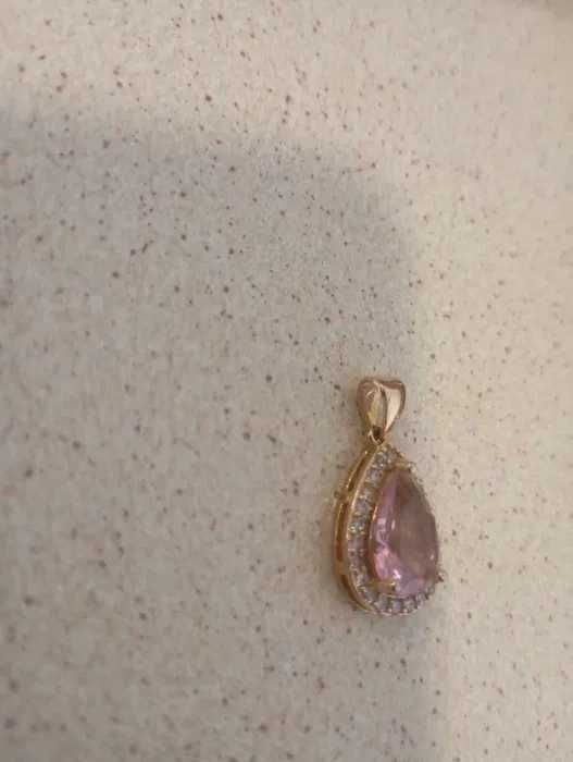 à venda: pingente de Kunzita Pera Halo de Moissanita em Ouro Rosa 14 kt com 22 pedras brilhantes.