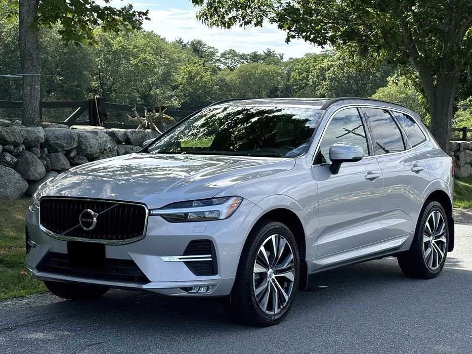 Volvo XC60 B5 Momentum      2022