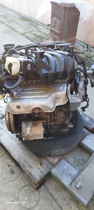 Motor VolksWagen Golf lV 1.6i gasolina boa mecânica tenho mais materia