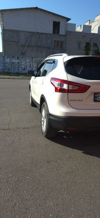 Nissan Qashqai. .