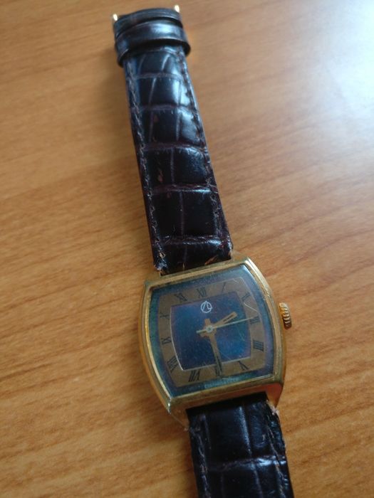 Наручний механ. годинник Луч жіночий