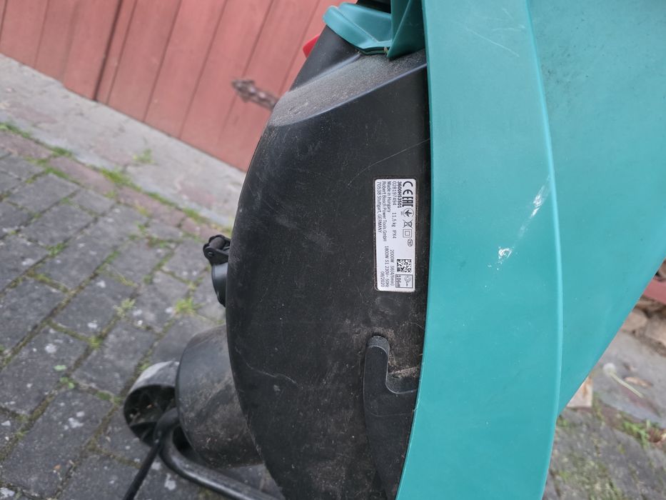 Bosch Maszna do rozdrabniania gałęzi rębak