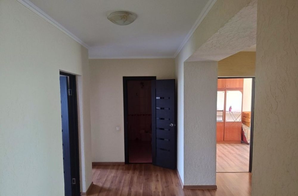 Предлагается 3 ком квартира рядом с морем