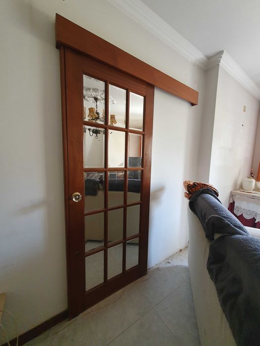 9 Portas interiores de madeira COMPLETAS