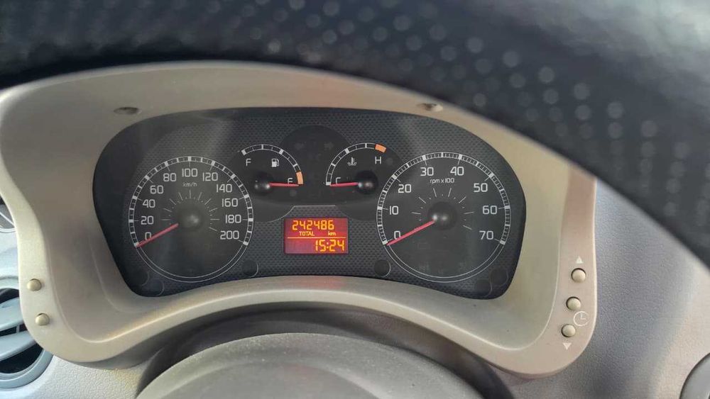 Fiat Panda 2005 em ótimo estado.