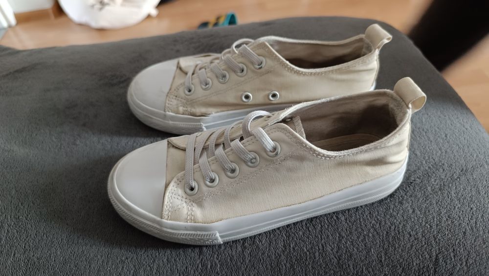 Buty trampki Reserved zmieniające kolor