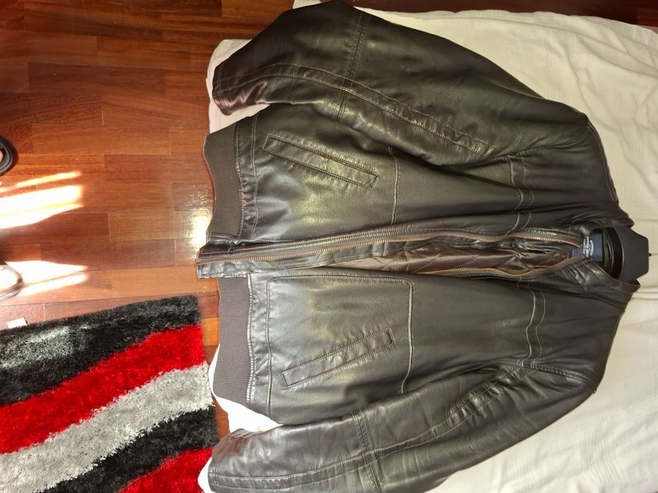 Casacos usados em bom estado