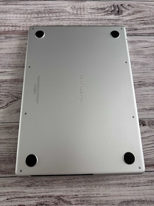 MacBook Pro 14’ 2021 M1 Pro 32GB RAM 512Gb SSD Silver