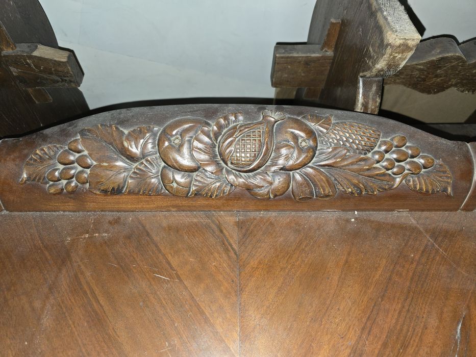 Vendo Aparador em Madeira Maciça  (Cereijeira)