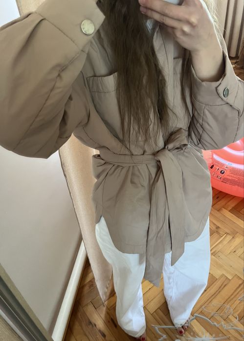 Стильна кавова куртка