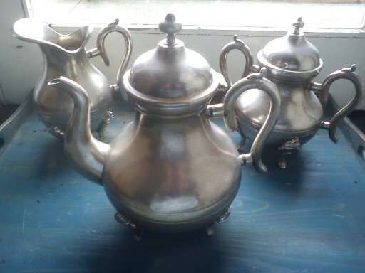 Serviço de chá vintage de três peças em muito bom estado vendo troco