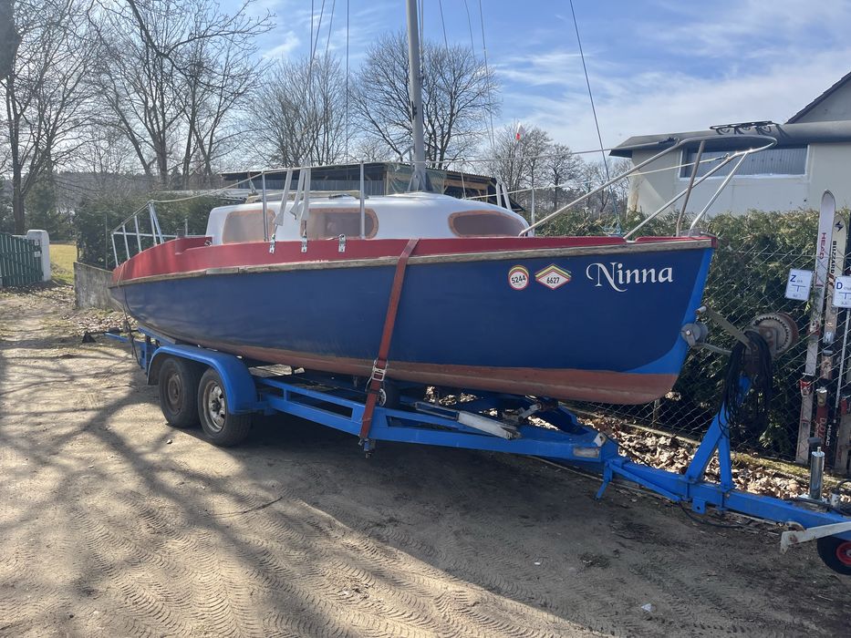 Łódź żaglowa Neptun 210 – klasyk z 1971 r. + przyczepa i silnik yamaha