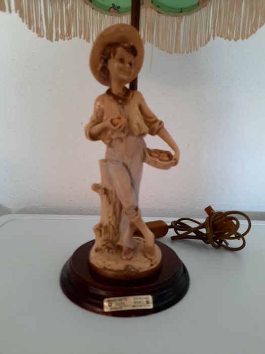 Candeeiro vintage em marfinite