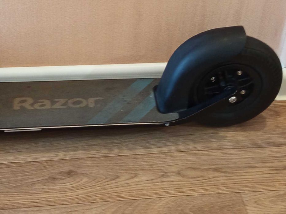 Продається самокат Razor A5 чорний б/у в хорошому стані
