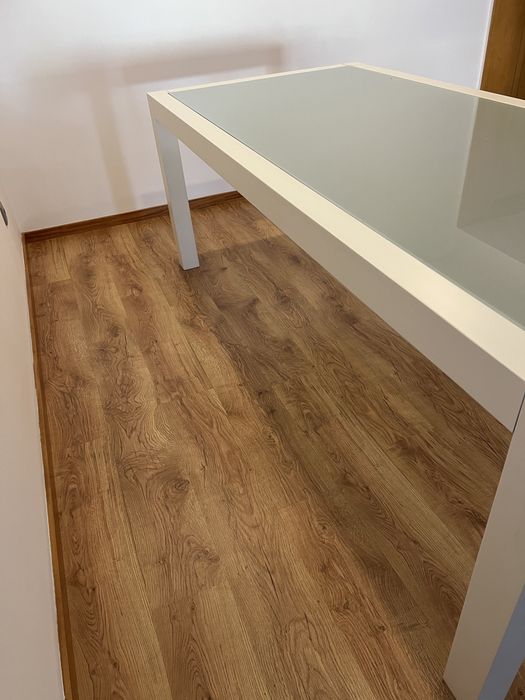 Mesa sala lacada em branco