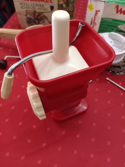 Vintage Kitchen Utensils509483209972797444